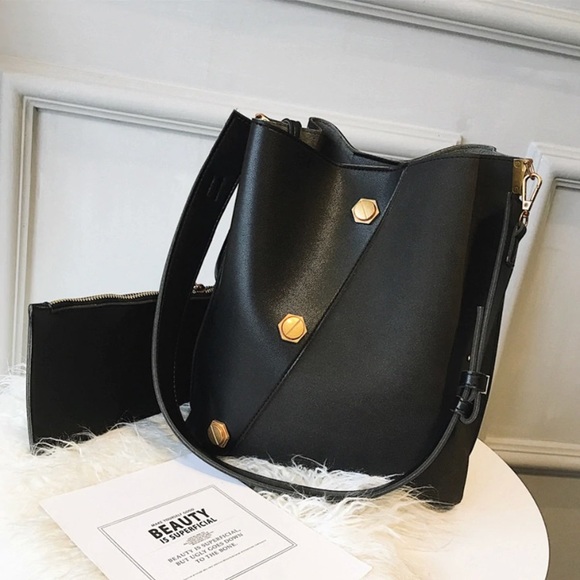 Just In! 🆕 BERLIN Vol. 3 Rivet Bucket Bag - Picture 3 of 8